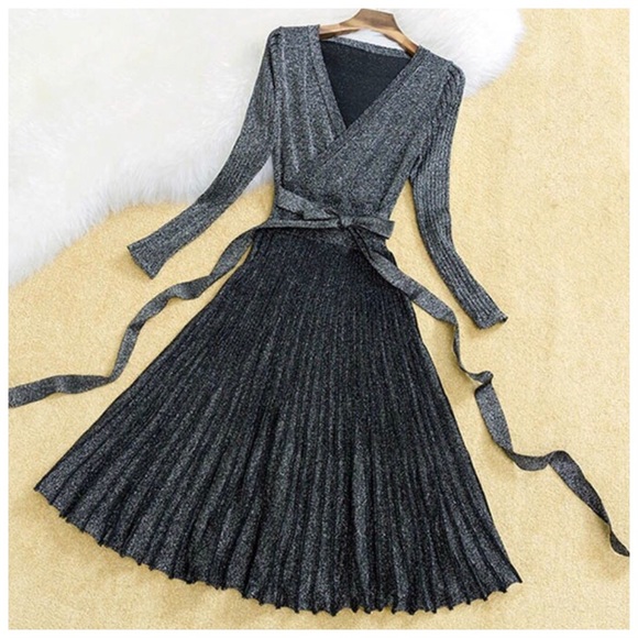 The CERI Metallic Stretch Wrap Dress - Picture 5 of 8